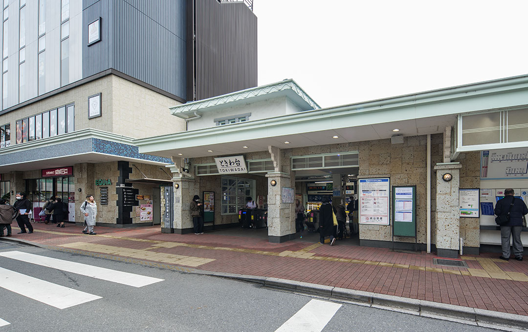 "通いやすい"駅近と完全予約制