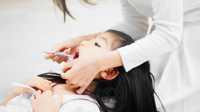 「自分で磨ける」は要注意？子どもの歯を守る“仕上げ磨き”の重要性